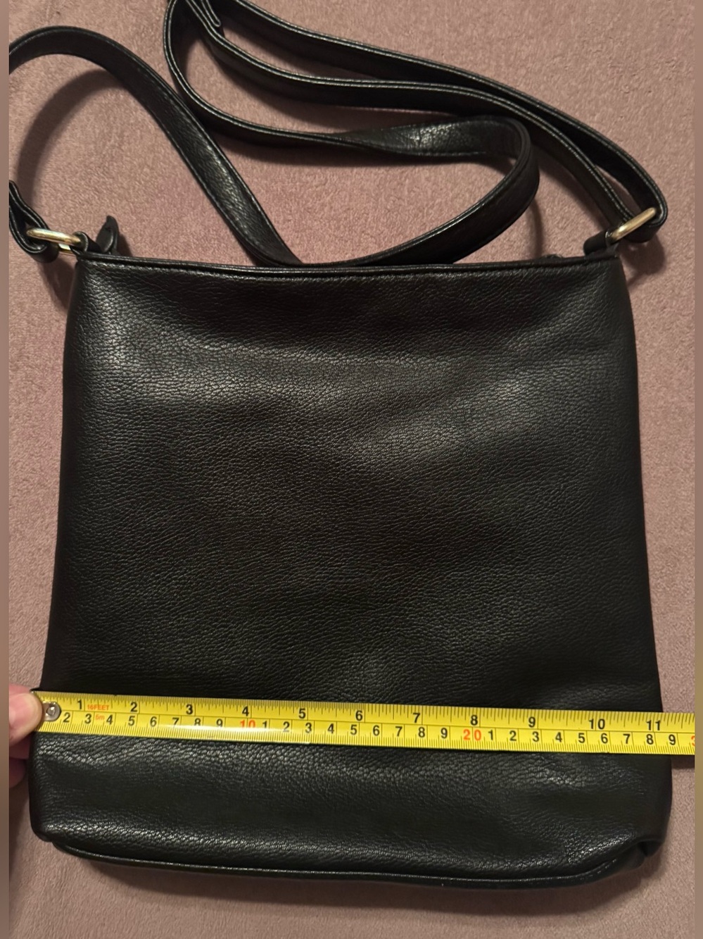 Black Women's Crossbody Bag with Gold Hardware EUC - Picture 13 of 15